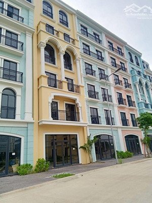 qũy căn chuyển nhượng aqua city hạ long, 88 m2, 6 tầng, sát bãi tắm giá chỉ từ 7,x tỷ. 