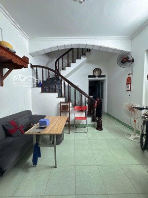 bán nhà ngọc lâm ,40m,3 ngủ, chỉ 6.1 tỷ