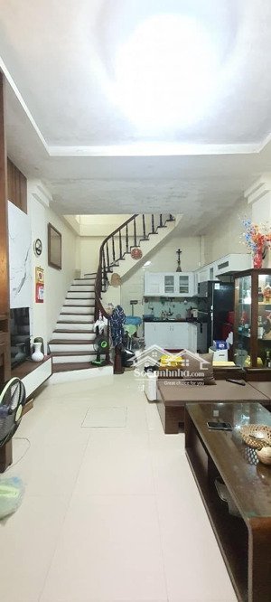 phố bồ đề bán gấp nhà 5 tầng 35.3 m2 , gần otto tránh giá 5.7 tỷ