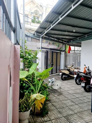 gia đình tôi bán nhà chính chủ vị trí đắc địa trung tâm phường phú lợi, tp. hcm