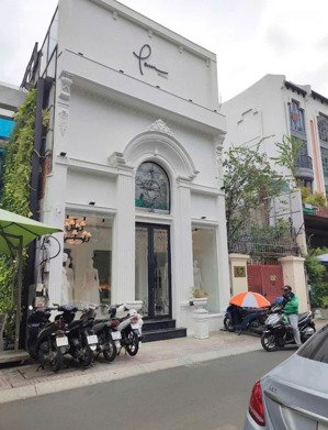 chính chủ cho nhà mặt tiền nguyễn thị diệu q3 nhà rộng, nở hậu - phù hợp mọi ngành nghề.