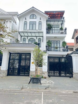 chính chủ cho thuê biệt thự lưu hữu phước,nam từ liêm 200m2, mt 10m, 4 tầng nhà đẹp giá 35tr/th