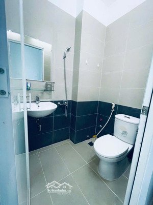 nhà quận 10 giá rẻ hxh ngay quốc tự đường 3/2 4pn 4wc, cực kỳ phong thủy.
