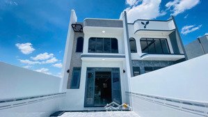 làm ăn thua lỗ bán luôn căn nhà tâm huyết, ngay ubnd 5x32m shr