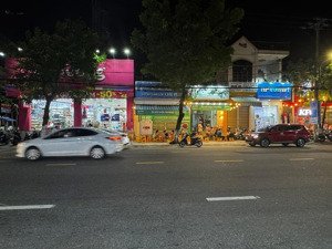 hàng đẹp! bán nhà mặt tiền nguyễn văn thoại mặt tiền rộng 10m - trục thông biển mỹ khê