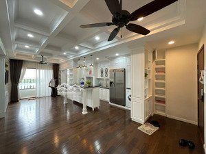 cần bán 3pn căn 112m. giá 8,3 tỷ đã ký hdmb, view công viên gia định. dự án garden gate phú nhuận