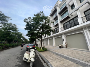 chính chủ cần bán căn lk block 15 mặt đại lộ hoàng mai giá 30 tỷ. lh: 