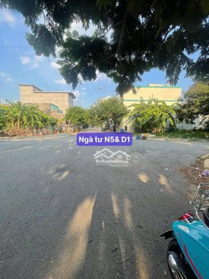 giá cực tốt lô góc dg n5 & d1, kdc long hậu , ngang 8 x 20 m.giá chỉ 31 tr /1m2 .l/h 