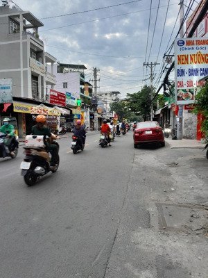 bán nhà 2 tầng mặt tiền đ. nguyễn thị kiểu, cạnh bên trường tiểu học lê văn thọ