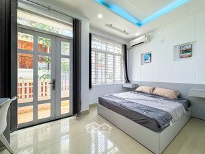 nhà mới, nội thất mới 100%. gần sân bay thuận tiện qua lại tân bình, bình thạnh. hình thật giá thật