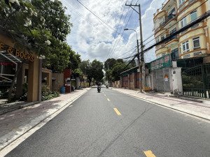 hàng hiếm mặt tiền đường số 8, phường linh trung tp thủ đức, dt 118 m2 giá 12 tỷ 300