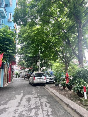 bán nhà phú thượng - tây hồ dt 85m2, mt 8,7m cách 1 nhà ra ô tô. lh 