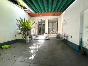 nhà 3 tầng mới full nội thất mt huỳnh ngọc huệ - thanh khê