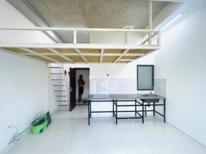 ban công duplex gần xa lộ hà nội