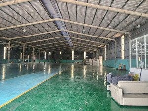 cho thuê xưởng tổng diện tích đất 4.000m2.nhà xưởng 2800m2.pccc tự động.gần khu cn visip 2.tân uyên