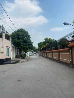 bán biệt thự 3 mặt tiền 36 tỷ vnd, 612m2 có 200m2 thổ cư, ngang 30m, hiệp bình phước, thủ đức, hcm
