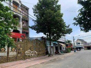 căn nhà 3 tầng - 1 hầm nổi - đúc bê tông cốt thép dt 5.7 x 18m - 100m2 full thổ đường 12m, mặt tiền