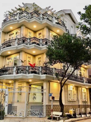 nhà đẹp 4 tầng 6x18m góc 2 mặt tiền đường số khu tân quy đông p.tân phong - quận 7