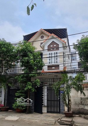 cần ra gấp căn nhà trên đường hồ ngọc lãm, 3 tỷ, 40m2, 2pn, 2wc.