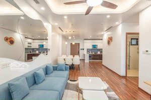 cho thuê star tower, căn 90m2, 2 ngủ, 2wc, full đồ đẹp, 16.5 triệu, có slot ô tô . lh 