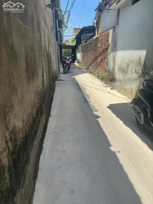 SIÊU HIẾM _ NHÀ TRƯỜNG CHINH _ SAU 1 MẶT TIỀN - 1.5 TẦNG _ GIÁ 3 TỶ.