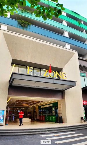 hiện tại em đang cho thuê các căn shophouse chân đế & gian hàng mini tại parking zone 4 vinhomes