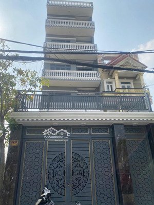 bán toà nhà chdv mặt tiền ngay trung tâm quận 9, sát lê văn việt