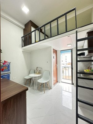 111 triều khúc, gác xép full nội thất, ngay trường utt, đi bộ đến trường, có ban công