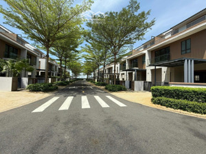 bán căn nhà phố rẻ nhất swanbay