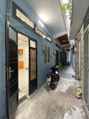 shr phan văn trị p.10 gò vấp(ngay cityland). 1 trệt 1 lầu dọn vô ở ngay giá cực tốt.