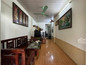 bán đất 34m tặng nhà c4 có gác xép,nhà rất sạch đẹp rẻ nhất yên nghĩa lúc này.giá chỉ 2.85 tỷ