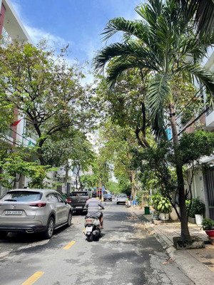 bán nhà 5 tầng 6m x 20m kdc trung sơn kế him lam - lottemart, quận 7