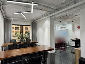 chuyên cho thuê căn hộ văn phòng tại vinhomes d''capitale - 119 trần duy hưng. diện tích 81m2