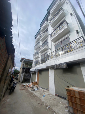 bán nhà biên giang ngõ 3m, ô tô đỗ cửa, cách 15m ra đường ô tô tránh, dt 32m2, 5 tầng. giá 3,45 tỷ