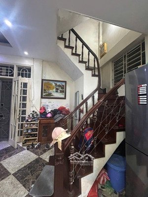 bán gấp nhà dân xây ở giải phóng 48m2 lô góc, ngõ thông, xe oto đậu cửa, tiện ích ngập tràn giá 8tỷ