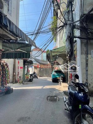 tân mai - hoàng mai dt 35m2 x 5 tầng, mt 4,9m. nhà đẹp ở ngay, rất gần phố, gần ô tô