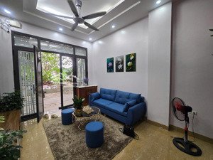 đối điện cây xăng phố xốm, 35m, 4 tầng dân xây, ô tô đỗ trước cửa