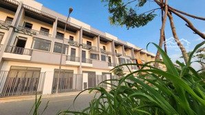 nhà phố phước đông new city còn 1 suất cuối 2 lầu view công viên ck đến 140tr lh xem nhà