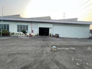 cho thuê kho 1560m2 phạm văn đồng , bình thạnh ( gần cầu bình triệu , gần sân bay tsn )