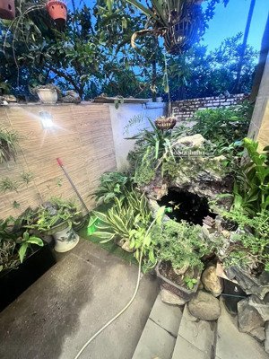 nhà lô góc 50m2 giang biên, ôtô đỗ cửa, chỉ 4.8 tỷ, 40m ra ôtô tránh