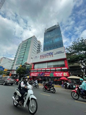 bán nhà 2 mặt tiền đường võ thị sáu, quận 3 - 10.5x18m nhà 4 tầng, giá đầu tư chỉ 55 tỷ