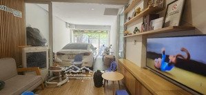 gần 70m2 - 4 tầng - thang máy - ngay ngã tư mk - ô tô ngủ trong nhà - nhỉnh 9tỷ. chủ gấp bán