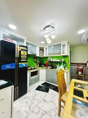 chủ giảm nhiệt nhà lý thái tổ, quận 10, 5 tầng, 40m2, 6m, nhỉnh 7.x tỷ