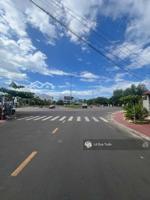 bán đất mt sư đoàn 3 sao vàng lộ giới 20m, p. quy nhơn đông, 80m2 gần cầu hoa lư , giá chỉ 3 tỷ xyz