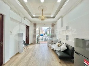 căn hộ 1 phòng ngủ, view landmark - ban công, cửa sổ - đầy đủ nội thất tiện nghi - ngay cầu sài gòn