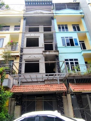 bán nhà liền kề kđt lộc ninh phường chương mỹ, đã hoàn thiện thô 70%, giá đầu tư