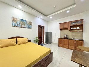 chính chủ cho thuê studio full nội thất, thang máy ngay việt nam quốc tự
