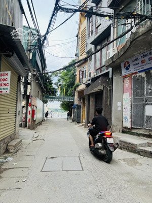 hàng vip siêu hiếm: nhà 6 tầng với diện tích 48 m2 - giá 7,8 tỷ - gần hồ đầm hồng, khương trung