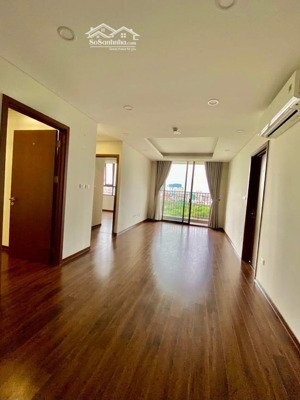 bán gấp căn hộ chung cư 3pn nội thất cơ bản bên ngoại giao đoàn toà n01t1