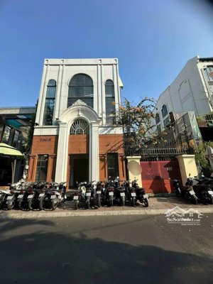 cho thuê vị trí kim cương - mặt tiền hồ xuân hương quận 3. sd~980m2 dài 35m giá 90tr/tháng